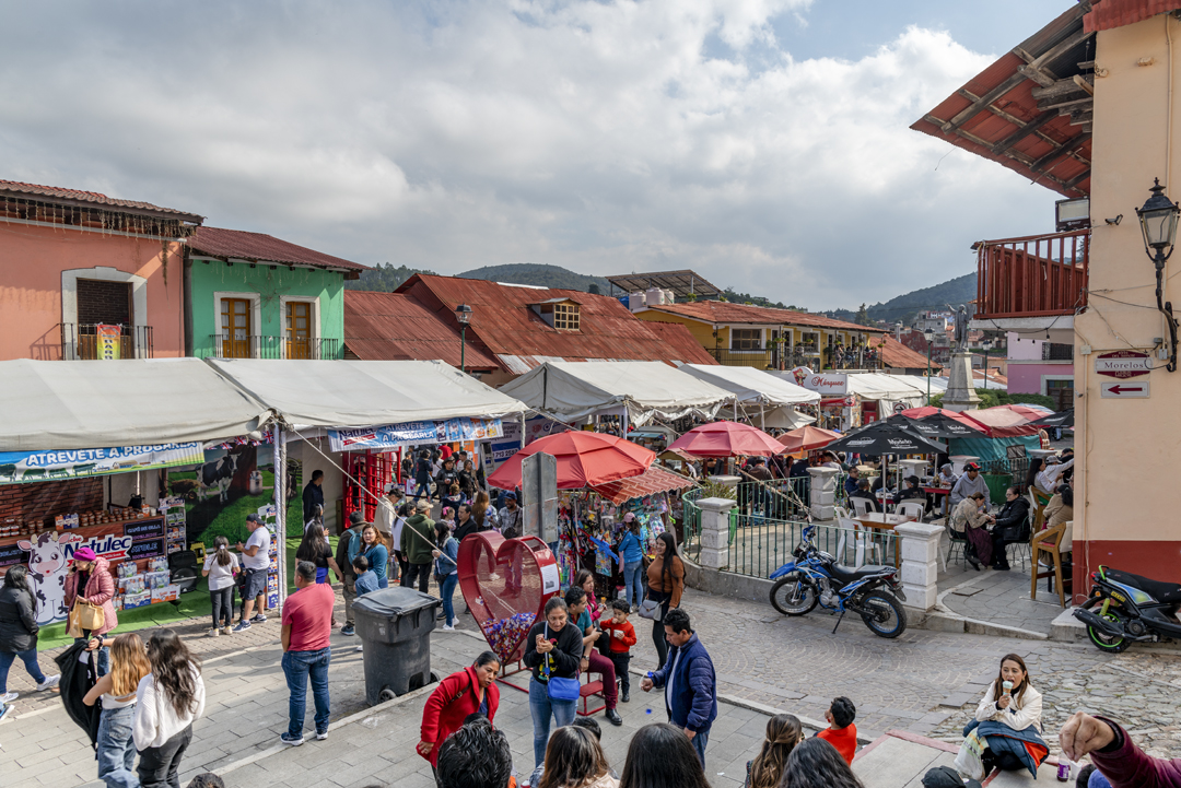 The Real del Monte crowds celebrate the popular annual paste gathering